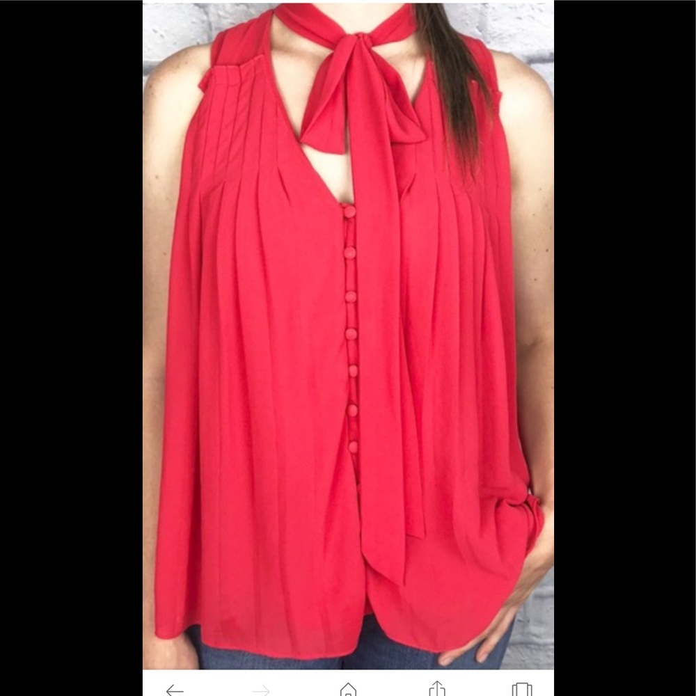 Saks 548 red pleated button down top with tie